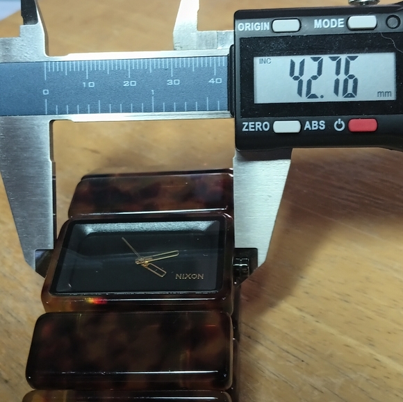 X The Vega Tortoise shell acrylic w/elastic band Black Dial 3 gold hand movement - Picture 11 of 11